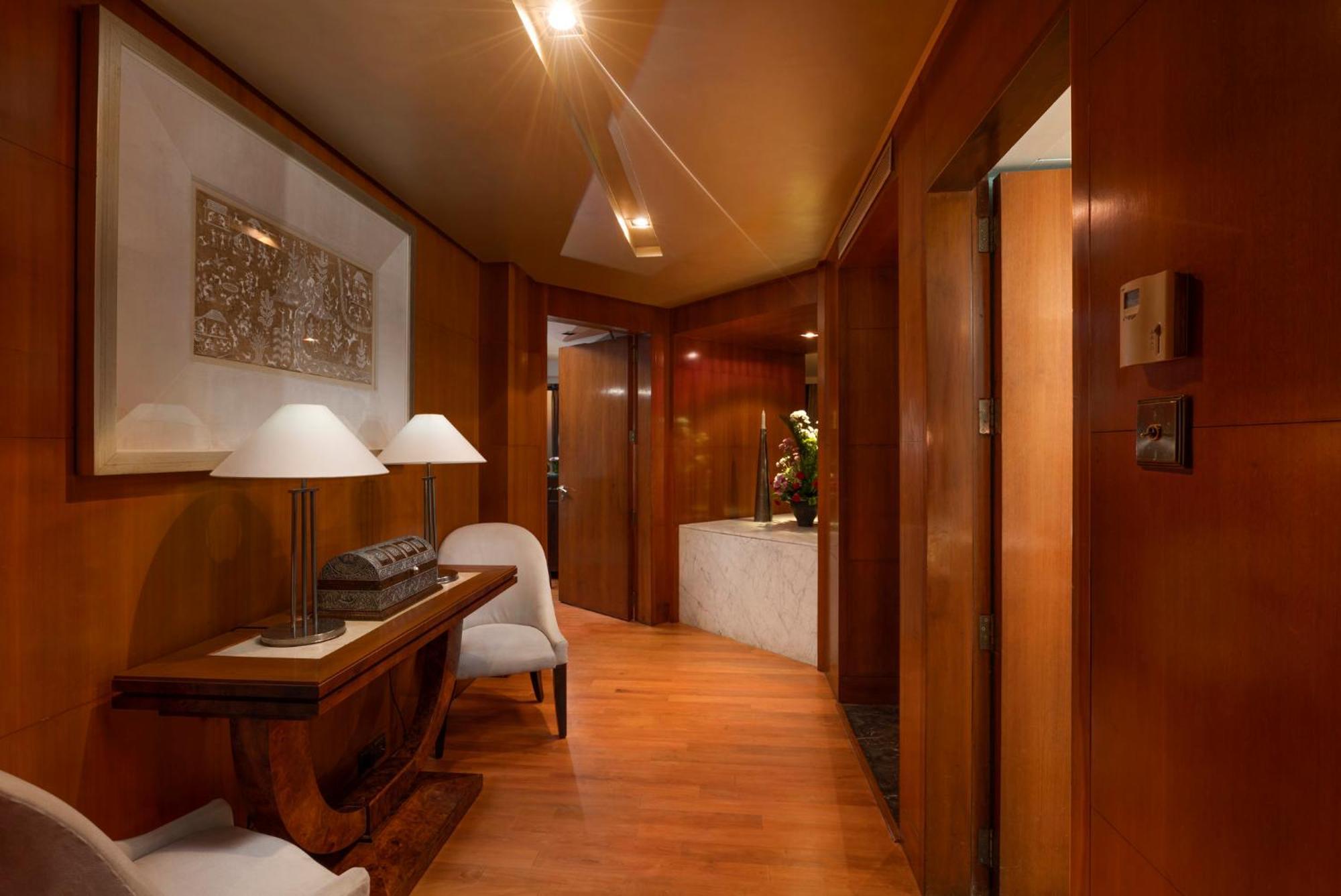 Intercontinental Marine Drive Mumbai By Ihg Hotel Exterior photo