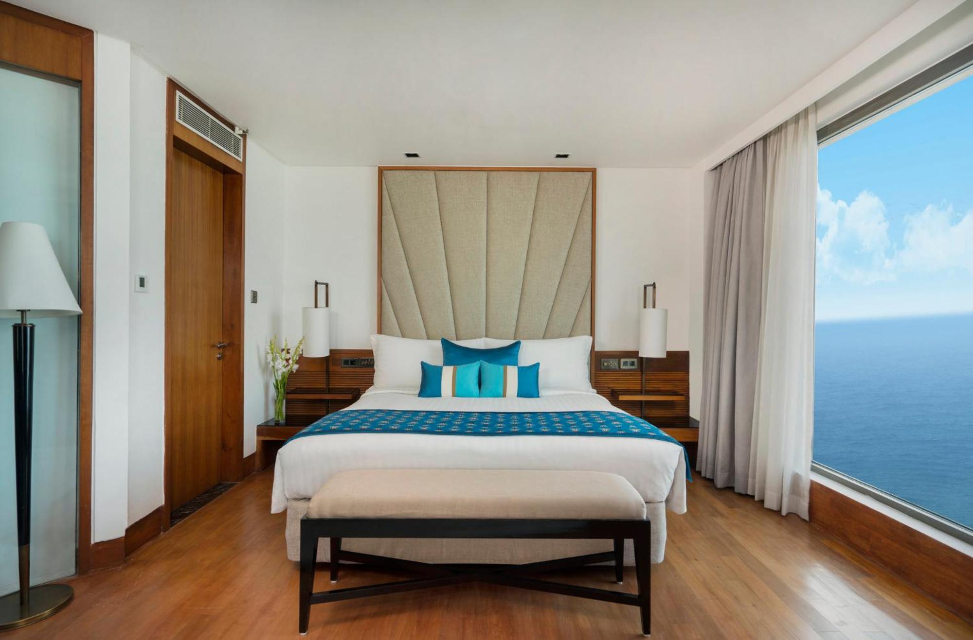 Intercontinental Marine Drive Mumbai By Ihg Hotel Exterior photo