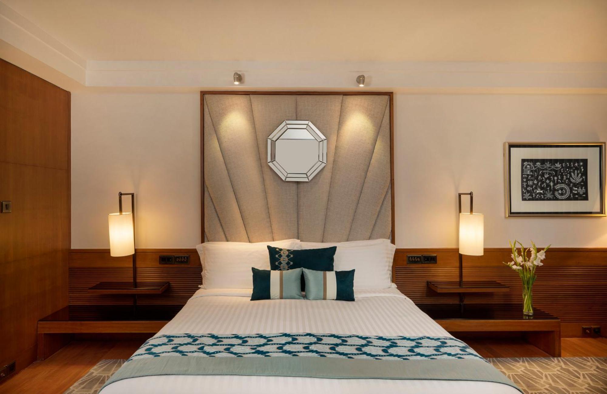 Intercontinental Marine Drive Mumbai By Ihg Hotel Exterior photo